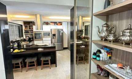 Casa para venda possui 250 metros quadrados com 3 quartos em Santa Amélia - Belo Horizonte - MG