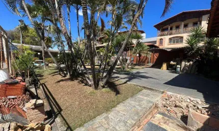 Casa para venda possui 700 metros quadrados com 4 quartos em Braúnas - Belo Horizonte - MG