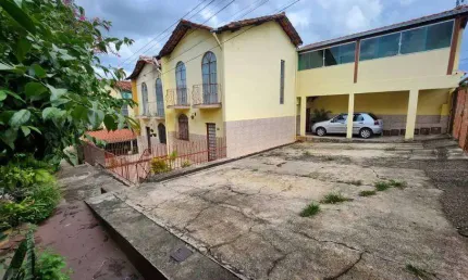 Casa com 4 quartos à venda na Rua Junqueira Freire, Santa Mônica, Belo Horizonte