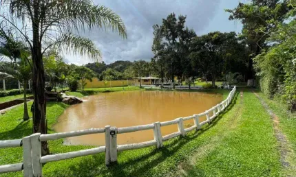 Fazenda/Sítio/Chácara para venda com 3000 metros quadrados com 4 quartos em Centro - Esmeraldas - MG