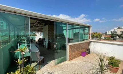 Casa para venda tem 150 metros quadrados com 3 quartos em Heliópolis - Belo Horizonte - MG