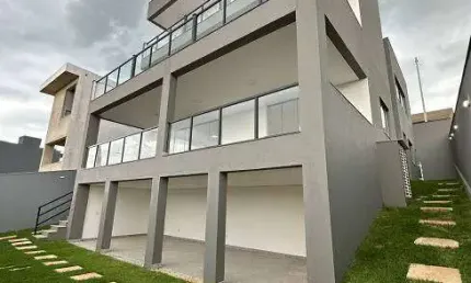 Casa para venda tem 465 metros quadrados com 4 quartos em Alphaville - Vespasiano - MG