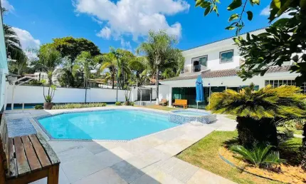 Casa para venda com 600 metros quadrados com 6 quartos