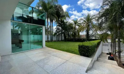 Casa para venda possui 1000 metros quadrados com 4 quartos