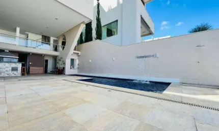 Casa de condomínio para venda com 500 metros quadrados com 4 quartos