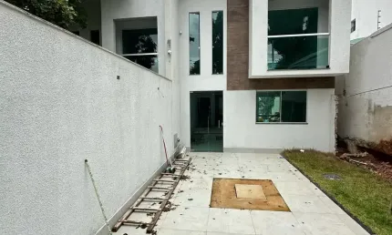 Casa com 3 quartos à venda em Ouro Preto, Belo Horizonte 