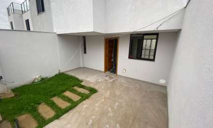 Mega oportunidade de Casa Geminada Triplex no bairro Planalto
