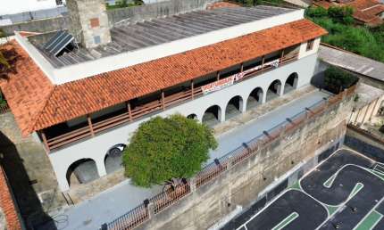 MARAVILHOSA CASA EM LOTE DE 770 METROS 4 QUARTOS 4 VAGAS COM ANEXO