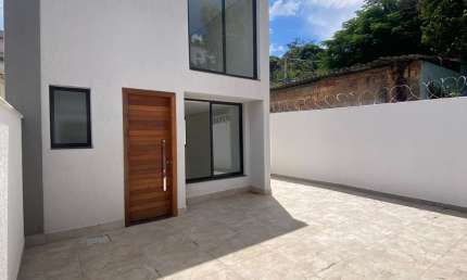 OPORTUNIDADE CASA ALTO PADRÃO INDEPENDENTE EM LOTE 215M