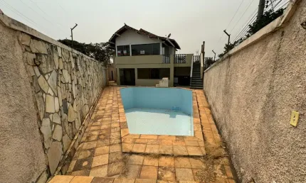 Mega oportunidade de casa em ótima localização no bairro Santa Amélia