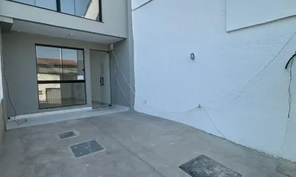 Oportunidade de casa com entrada independente no bairro São João Batista