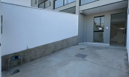 Oportunidade de casa com entrada independente no bairro São João Batista