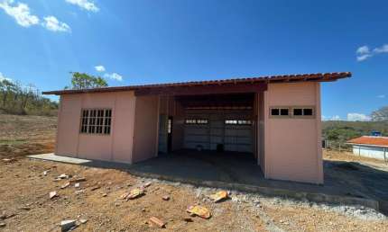 Sítio de 3.000 m² com casa em condomínio, localizado em Vargem Grande dos Carlos, na região de Jaboticatubas/MG.