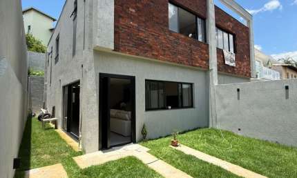 Excelente Casa Moderna Duplex com Entrada Independente no Bairro Trevo, Próximo à Lagoa da Pampulha