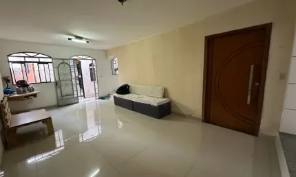 Oportunidade de casa com duas moradias com entrada independente no bairro Santa Mônica (PORTEIRA FECHADA);