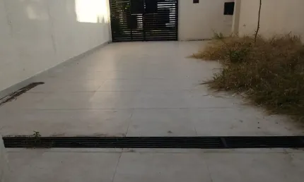 Oportunidade, Casa geminada com entrada individual,  no bairro Santa Branca;
