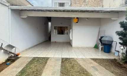 Oportunidade! Casa independente com 3 quartos suíte e 3 vagas de garagem