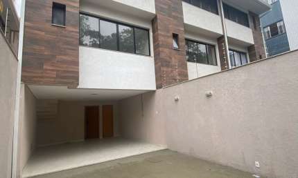 Seu Novo Capítulo Começa Aqui! Casa Nova e Moderna no Itapoã Te Espera!