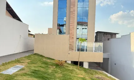 Cobertura alto padrão à Venda - 3 Quartos sendo 1 Suíte - 3 Vagas demarcadas e cobertas Sob Pilotis - 155m² - Bairro Santa Branca - Pampulha