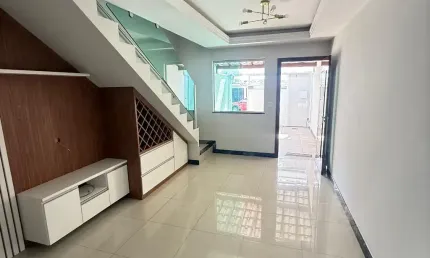 Oportunidade de casa duplex no bairro Santa Amélia;