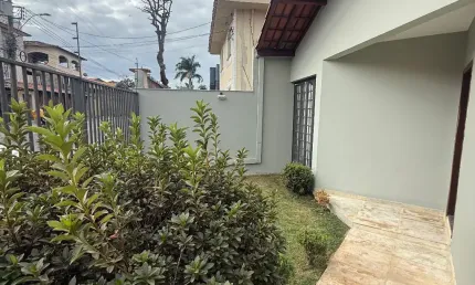 Casa de Oportunidade 395m2 de terreno e 256m2 de área construída no Santa Amélia