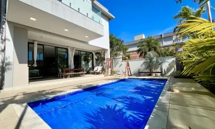 Casa em condomínio fechado com 4 quartos à venda no Portal do Sol, Contagem 