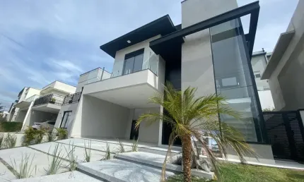 Sobrado 4 Dormitórios 2 Suítes 4 Vagas 232 m² Fazenda Rodeio