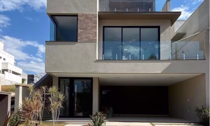 Casa em Condomínio 3 Dormitórios 2 Suítes 2 Vagas 222 m²