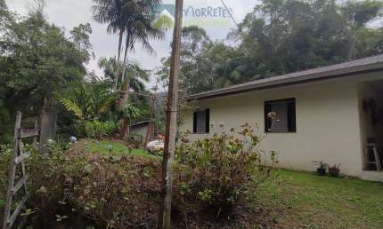 Seu Paraíso Particular em Paranaguá: Chácara com Múltiplas Possibilidades.