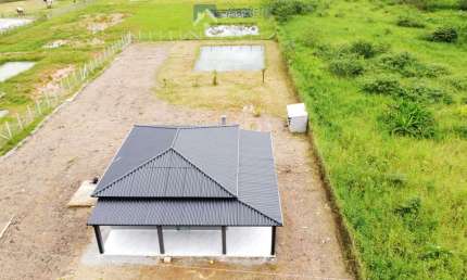 Chacrinha de 2.000 metros com Casa Nova e lago vista para o Pico do Marumbí em Morretes