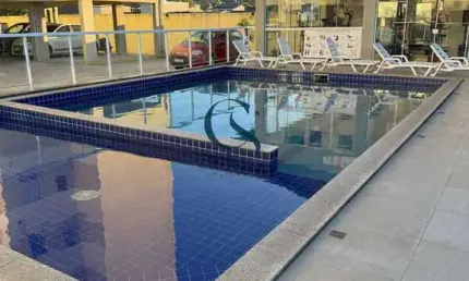 APARTAMENTO COM 2 QUARTOS E VAGA COBERTA NO ESPINHEIROS