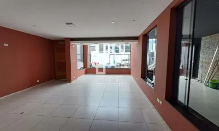 PRÉDIO COMERCIAL COM DOIS ANDARES PARA LOCAÇÃO NO CENTRO DE TAUBATÉ COM 437M2 DE ÁREA ÚTIL