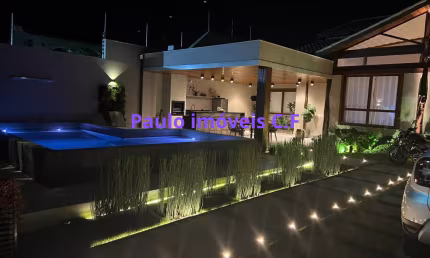 Vendo casa duplex próximo ao Shopping no Portinho em Cabo Frio R$3.000,000