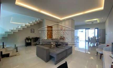 Casa com 3 quartos à venda no Jardim Jacinto, Jacareí  por R$ 1.150.000