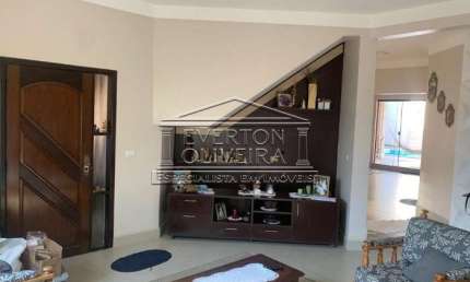 Casa com 3 quartos à venda no Jardim Santa Maria, Jacareí  por R$ 850.000