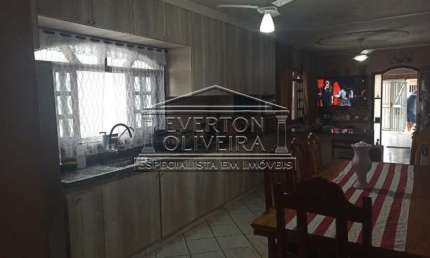 Casa com 3 quartos à venda no São João, Jacareí  por R$ 639.000