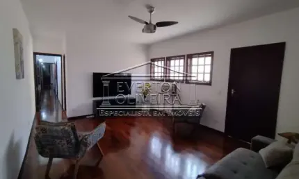 Casa com 2 quartos à venda no Jardim Bela Vista, Jacareí  por R$ 440.000