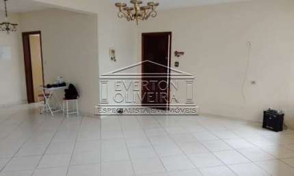 Casa com 3 quartos à venda no Jardim Paraíba, Jacareí  por R$ 650.000