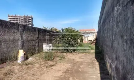 Casa com 1 quarto à venda no Jardim Califórnia, Jacareí  por R$ 220.000