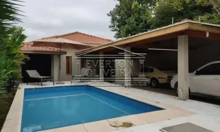 Casa com 2 quartos à venda no Jardim Santa Maria, Jacareí  por R$ 750.000