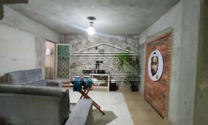 Casa com 4 quartos à venda no Parque dos Príncipes, Jacareí  por R$ 390.000
