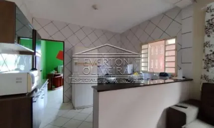 Casa com 2 quartos à venda no Parque Imperial, Jacareí  por R$ 260.000