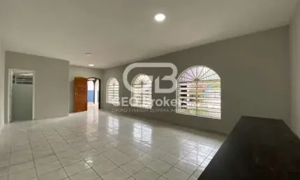Casa com 5 quartos à venda no Jardim Flórida, Jacareí  por R$ 900.000