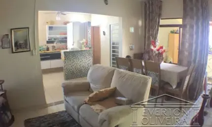 Casa com 3 quartos à venda no Jardim Nova Esperança, Jacareí  por R$ 318.000