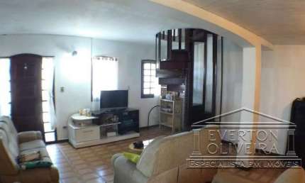 Casa com 2 quartos à venda no Jardim Jacinto, Jacareí  por R$ 500.000