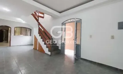 Casa com 3 quartos à venda na Vila Ita, Jacareí  por R$ 290.000