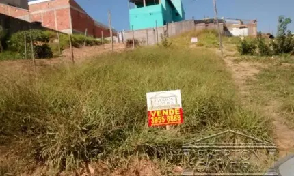 Terreno à venda no Jardim do Marquês, Jacareí  por R$ 123.000