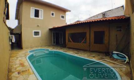 Casa com 3 quartos à venda no Jardim Terras de São João, Jacareí  por R$ 745.000