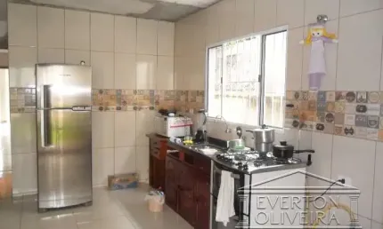 Casa com 3 quartos à venda na Cidade Jardim, Jacareí  por R$ 400.000
