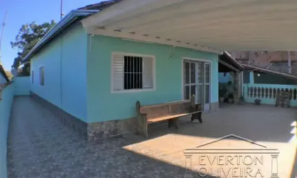Casa com 3 quartos à venda no Jardim São Luiz, Jacareí , 221 m2 por R$ 350.000